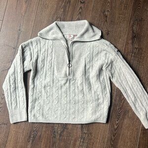Light gray knitted half zip